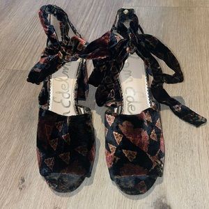 Sam Edelman velvet comfy heels and only a slight tear in one tie but still works